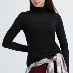 Uniqlo Turtleneck Heattech
